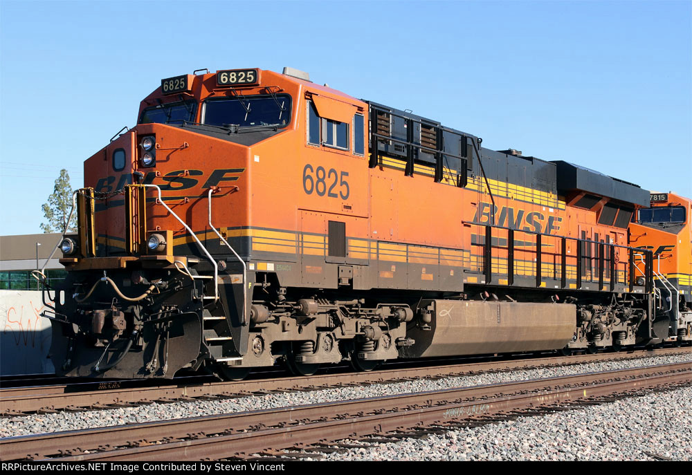 BNSF #6825